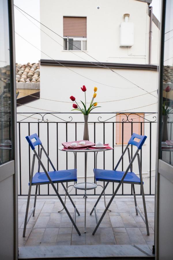 Sopra La Piazza Villa Agira Buitenkant foto