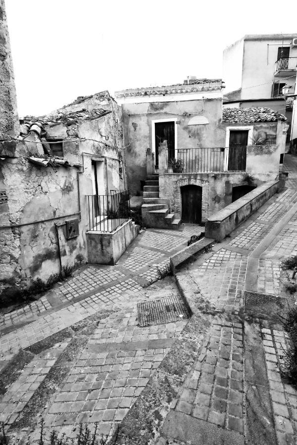 Sopra La Piazza Villa Agira Buitenkant foto